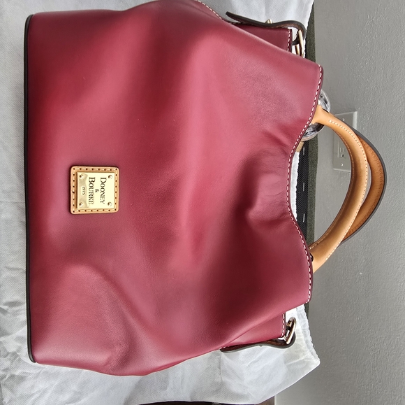 Dooney & Bourke - Picture 6 of 8